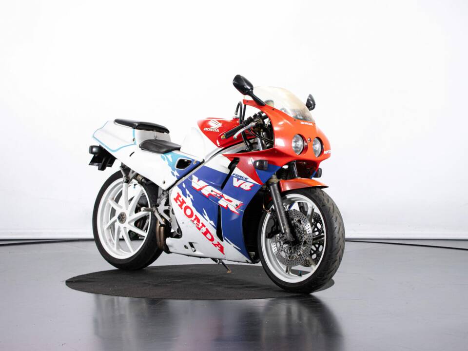 Immagine 6/45 di Honda VFR 400 R (1992)