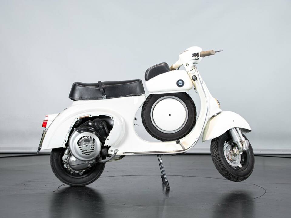 Image 5/41 de Piaggio Vespa 50 SS (1966)