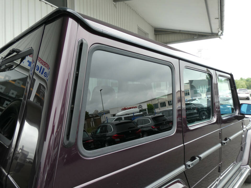 Image 21/29 de Mercedes-Benz G 500 (LWB) (1999)
