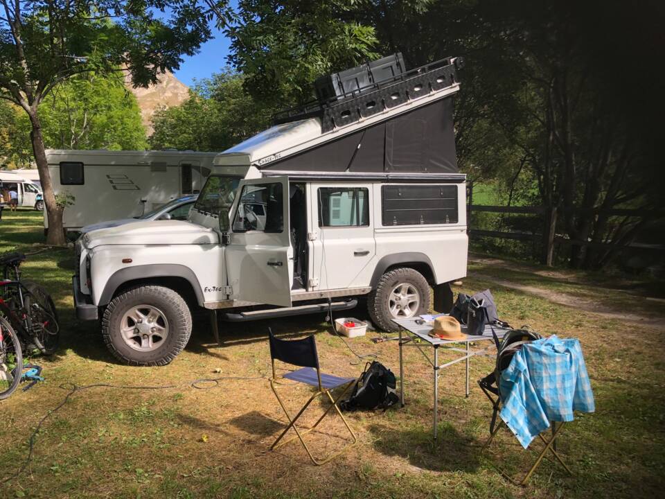 Image 4/4 of Land Rover Defender 110 (2014)