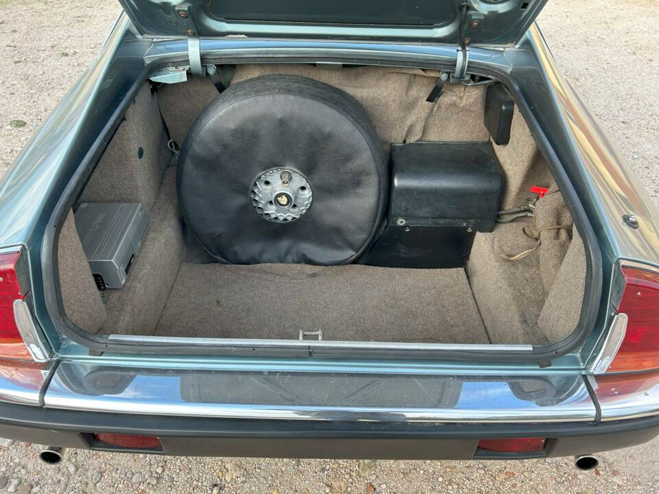Image 6/38 de Jaguar XJ-S 3.6 (1990)