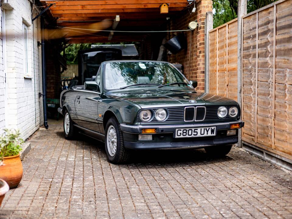 Bild 10/47 von BMW 320i (1990)