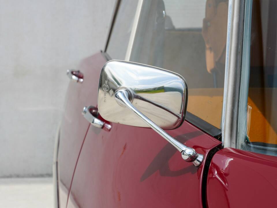 Immagine 28/34 di Citroën ID 19 (1968)