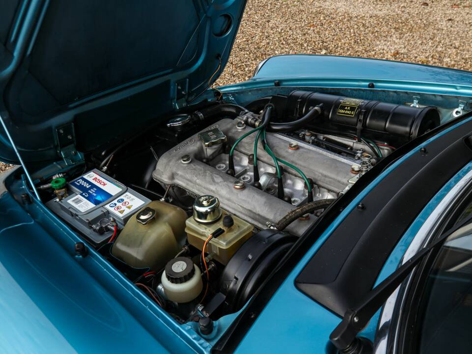 Image 43/50 of Alfa Romeo 2000 Spider Veloce (1981)