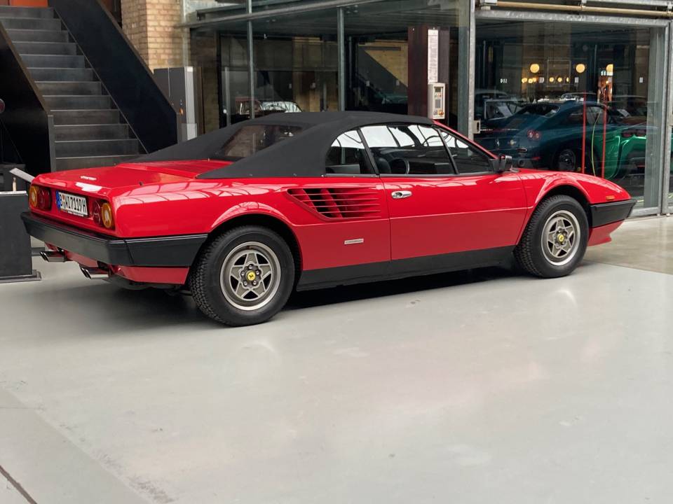 Image 3/18 de Ferrari Mondial Quattrovalvole (1984)