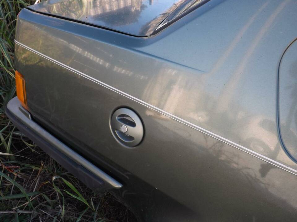 Immagine 37/50 di Volvo 360 GLE (1986)