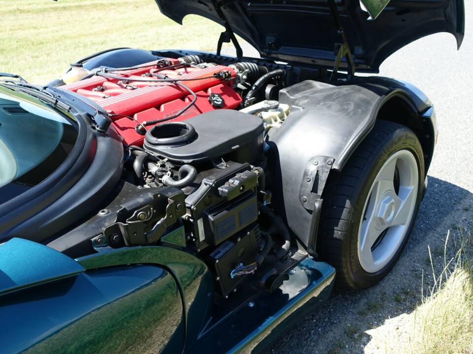 Image 19/35 of Dodge Viper RT/10 (1994)