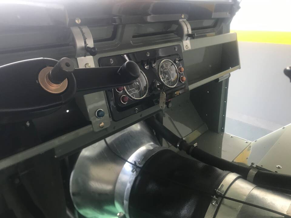 Image 35/39 of Land Rover Forward Control (1975)