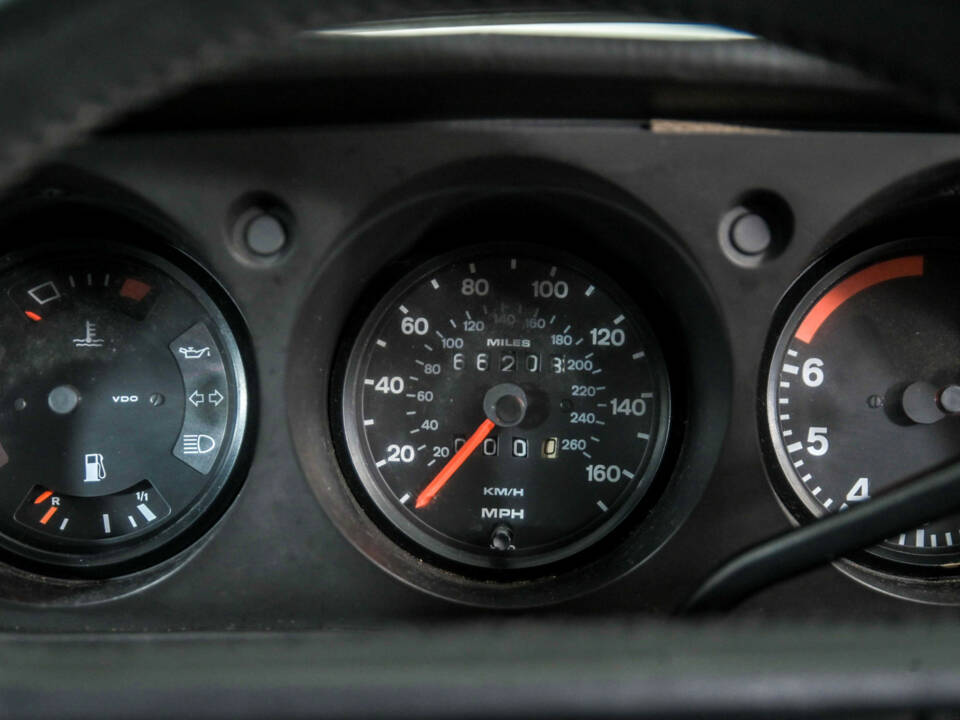 Immagine 20/50 di Porsche 924 S (1987)