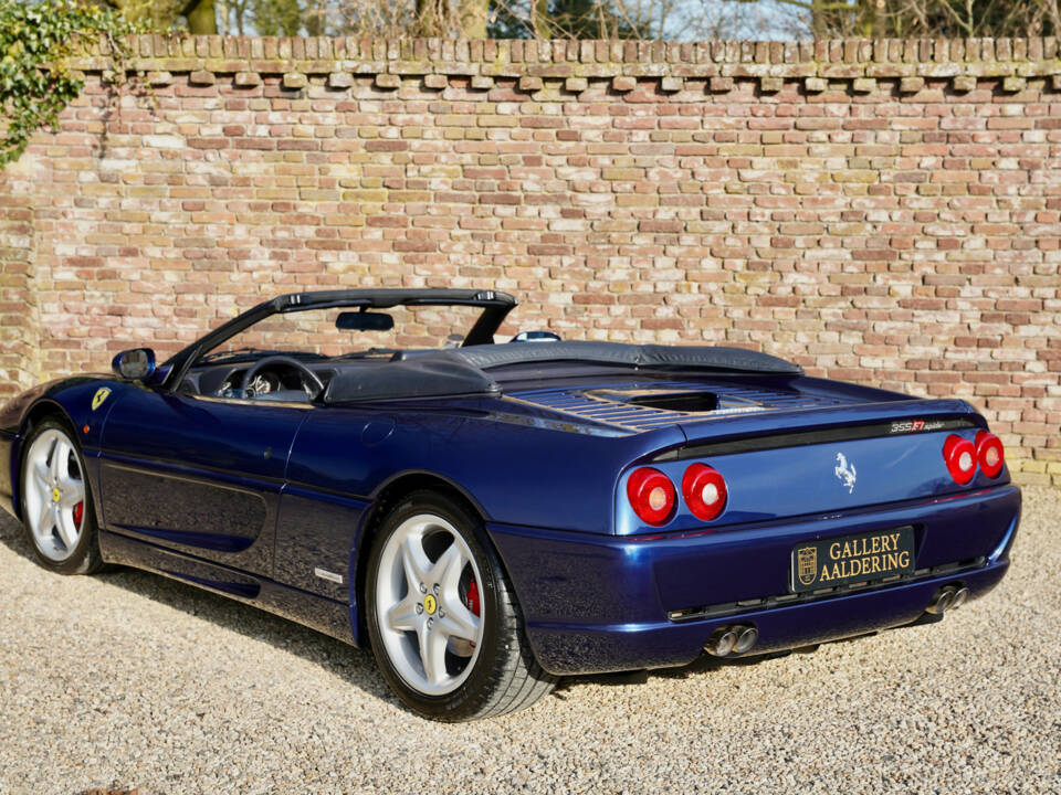 Immagine 20/50 di Ferrari F 355 Spider (2000)