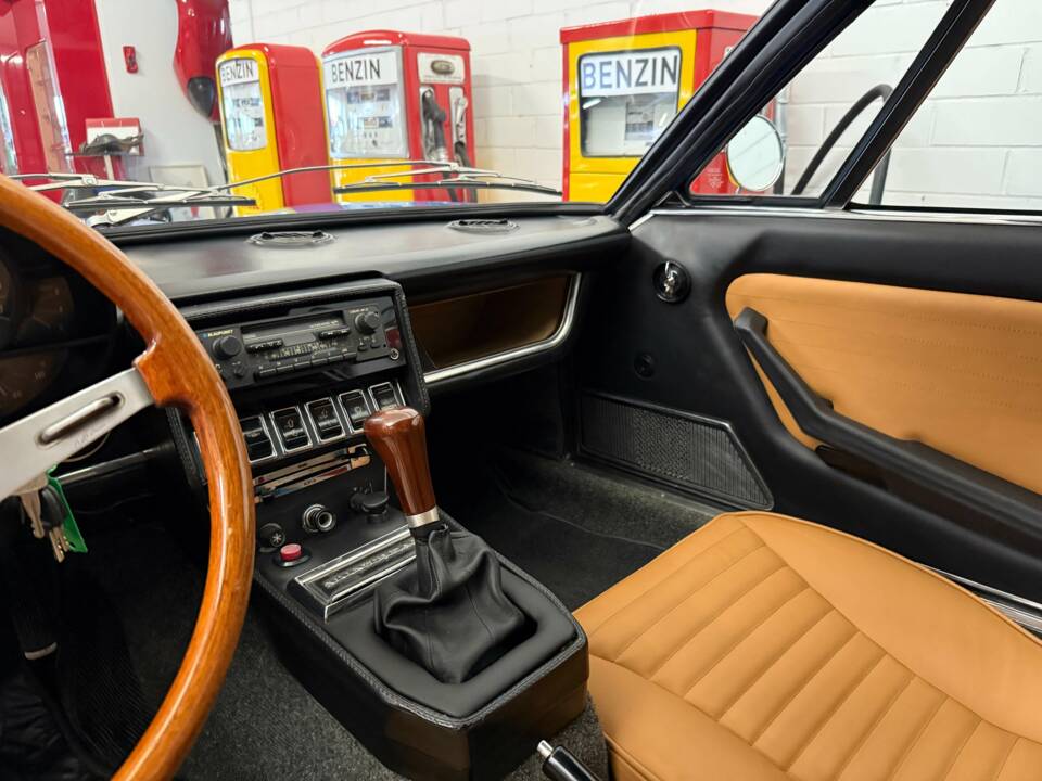 Afbeelding 10/18 van Alfa Romeo Montreal (1972)