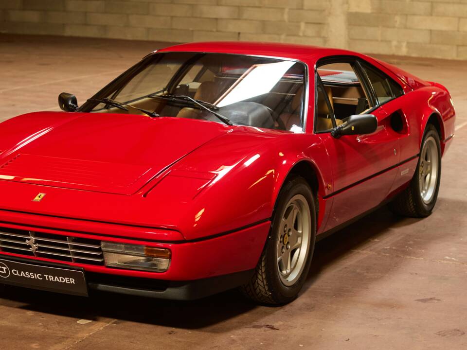 Image 30/79 of Ferrari 328 GTB (1985)