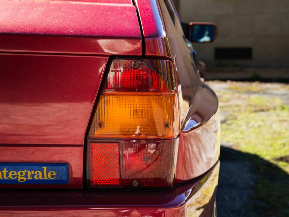 Image 54/63 of Lancia Delta HF Integrale Evoluzione II (1994)
