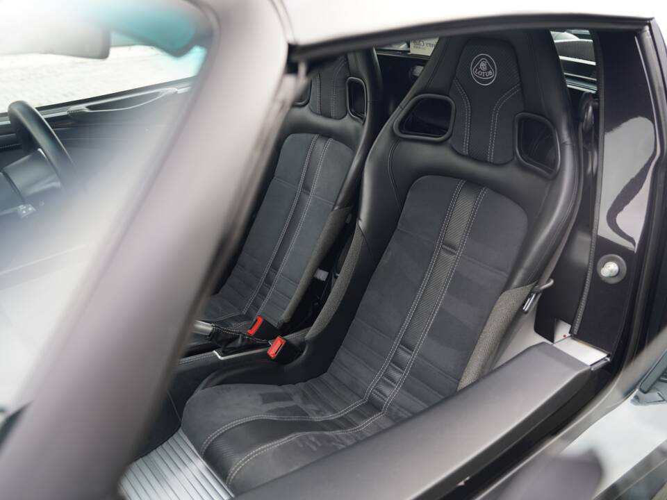Image 16/50 of Lotus Exige S (2014)