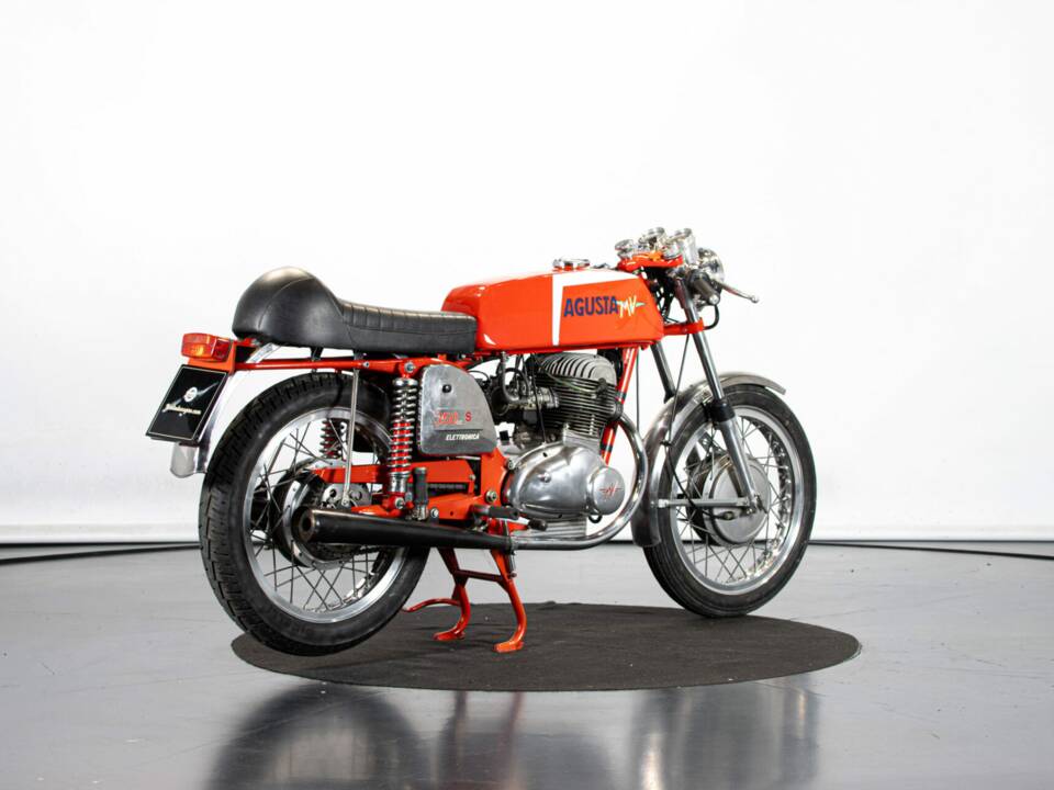 Image 4/50 of MV Agusta 350 S (1972)