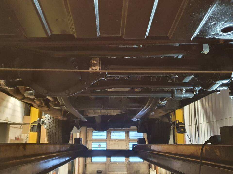 Bild 44/45 von Mercedes-Benz 300 GE (lang) (1991)