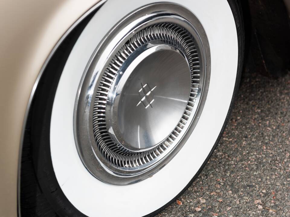 Bild 64/100 von Lincoln Continental Convertible (1965)