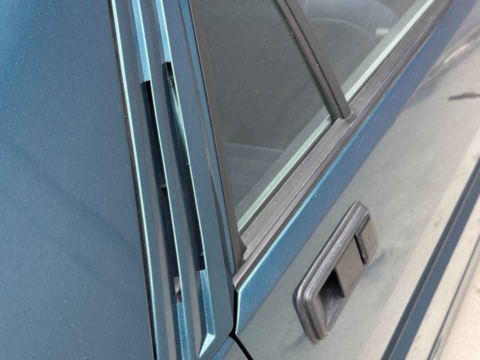 Image 24/30 of Lancia Delta 1.5 LX (1991)