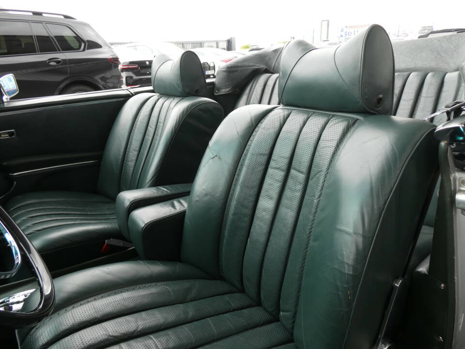 Image 11/31 of Mercedes-Benz 280 SE 3,5 (1970)