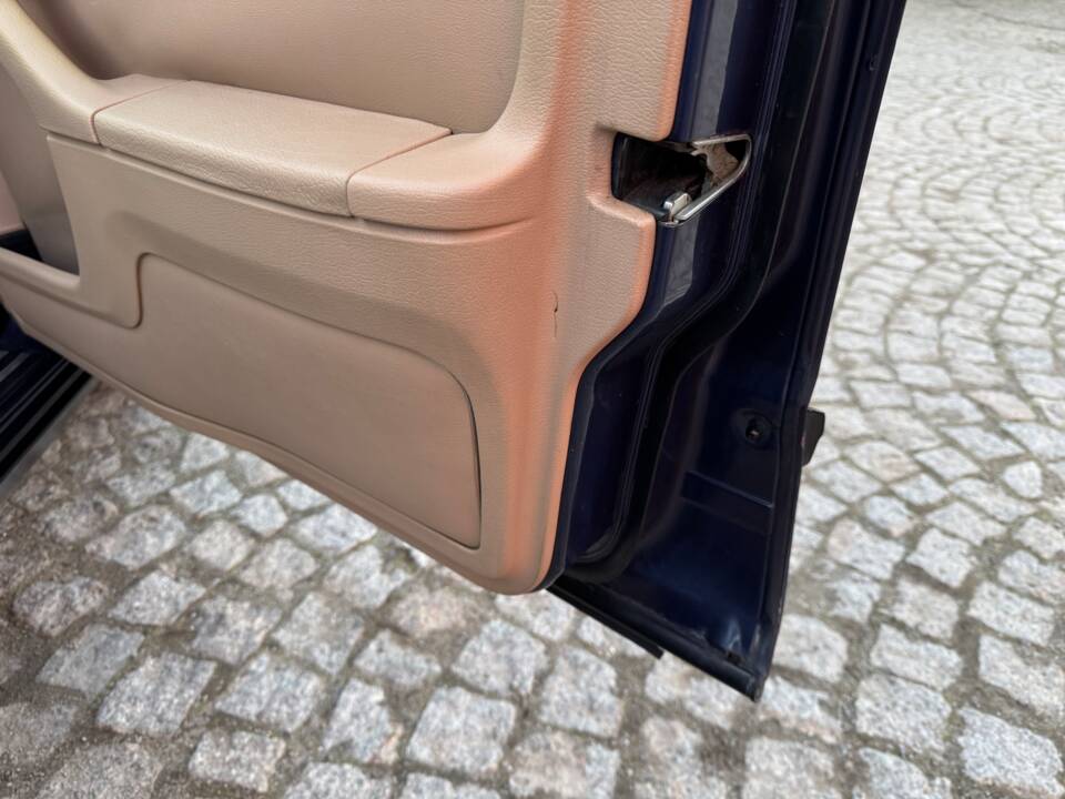 Immagine 63/99 di BMW 735i (1988)