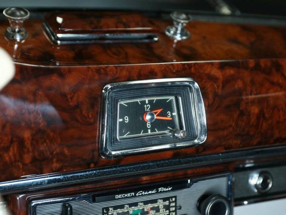 Imagen 20/50 de Mercedes-Benz 220 S (1957)