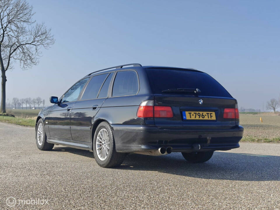 Afbeelding 11/29 van BMW 528i Touring (1999)