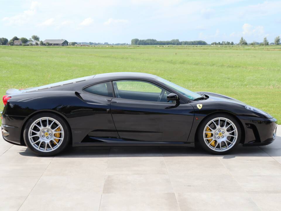 Image 4/50 de Ferrari F 430 (2010)