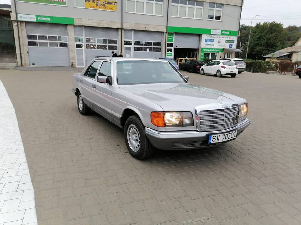 Image 8/8 de Mercedes-Benz 380 SE (1984)