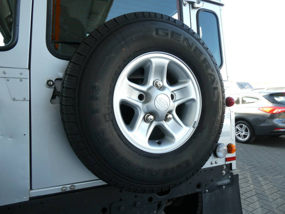 Afbeelding 17/20 van Land Rover Defender 90 TD4 (2008)