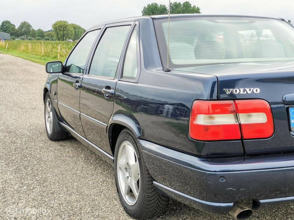 Image 10/33 of Volvo S 70 2.5 T (1997)