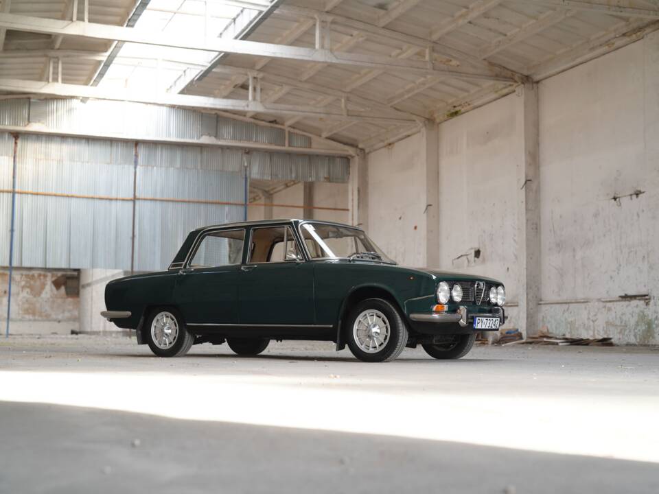 Image 2/83 of Alfa Romeo 1750 Berlina (1970)