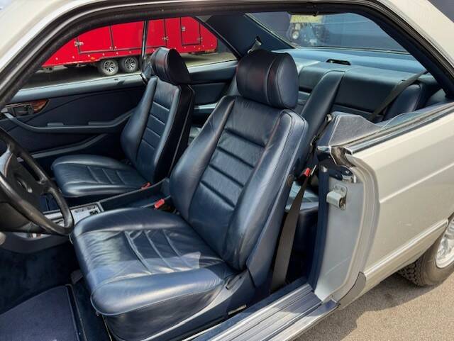 Afbeelding 10/27 van Mercedes-Benz 380 SEC (1984)