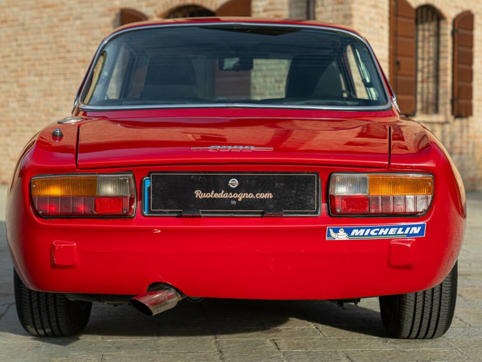 Bild 8/50 von Alfa Romeo 2000 GT Veloce (1973)