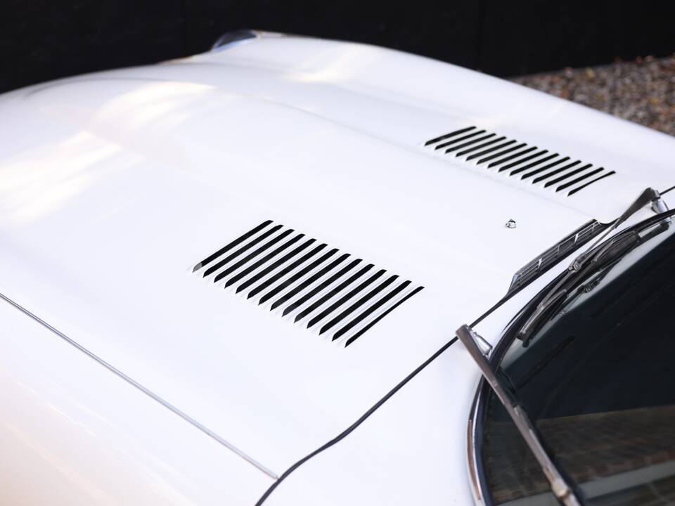 Image 12/50 de Jaguar Type E (2+2) (1970)