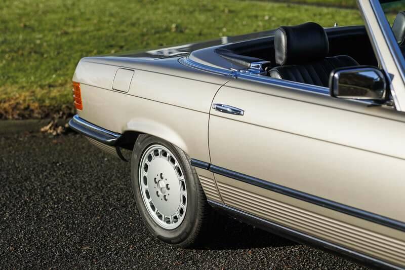 Immagine 32/33 di Mercedes-Benz 500 SL (1986)