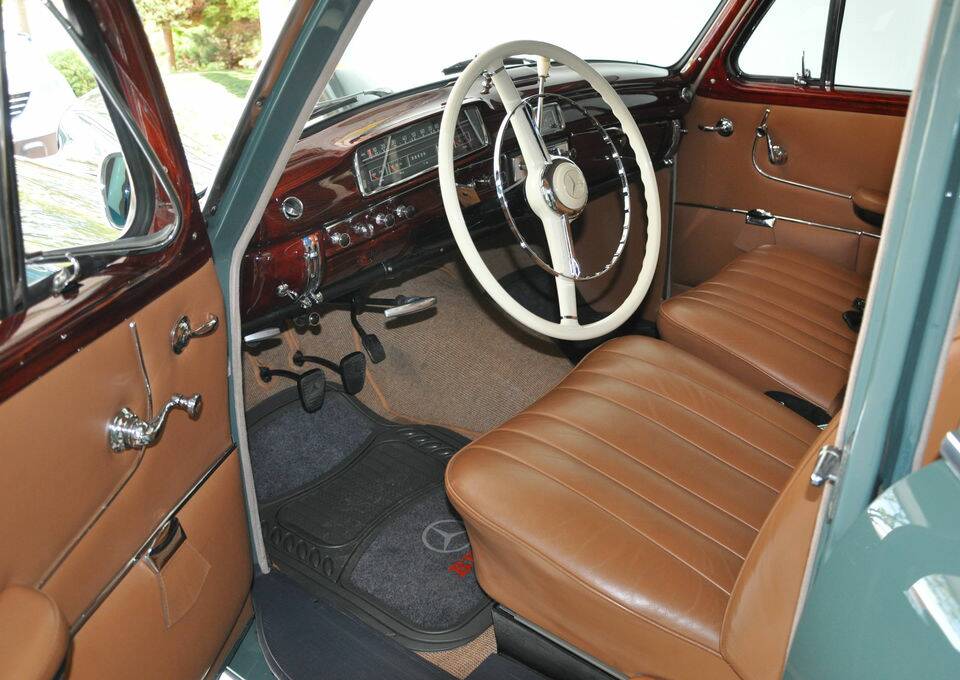 Immagine 2/8 di Mercedes-Benz 220 S (1958)