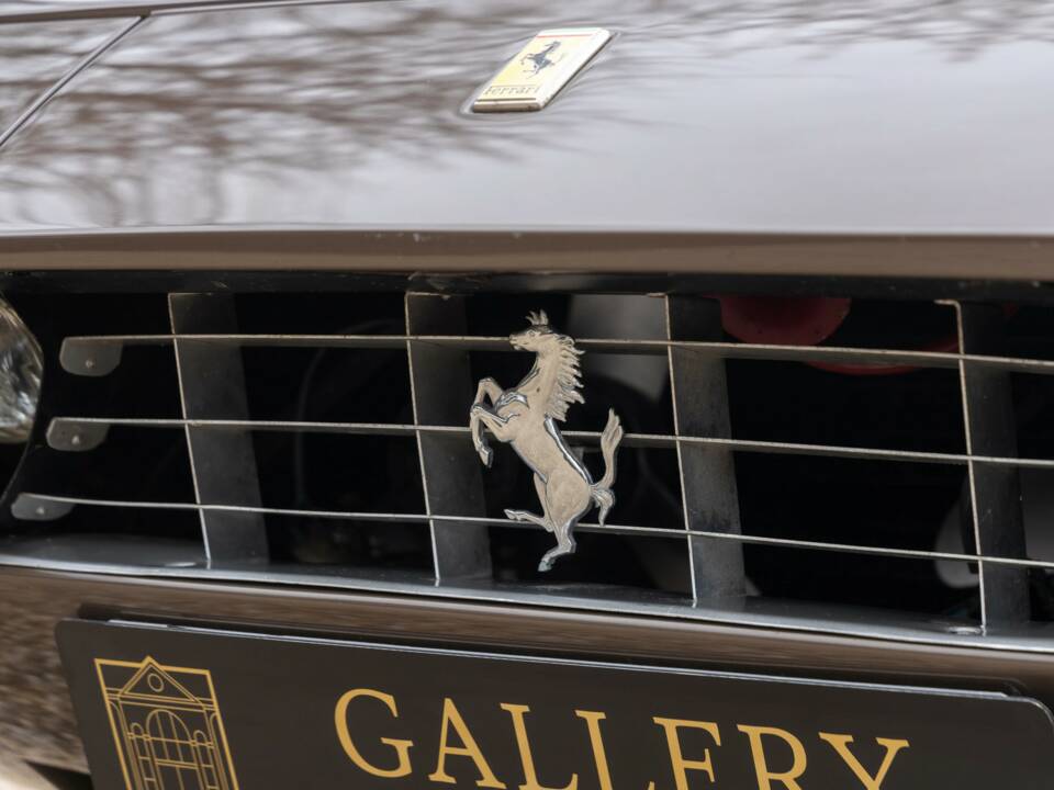 Image 20/50 de Ferrari 365 GTB/4 Daytona (1974)