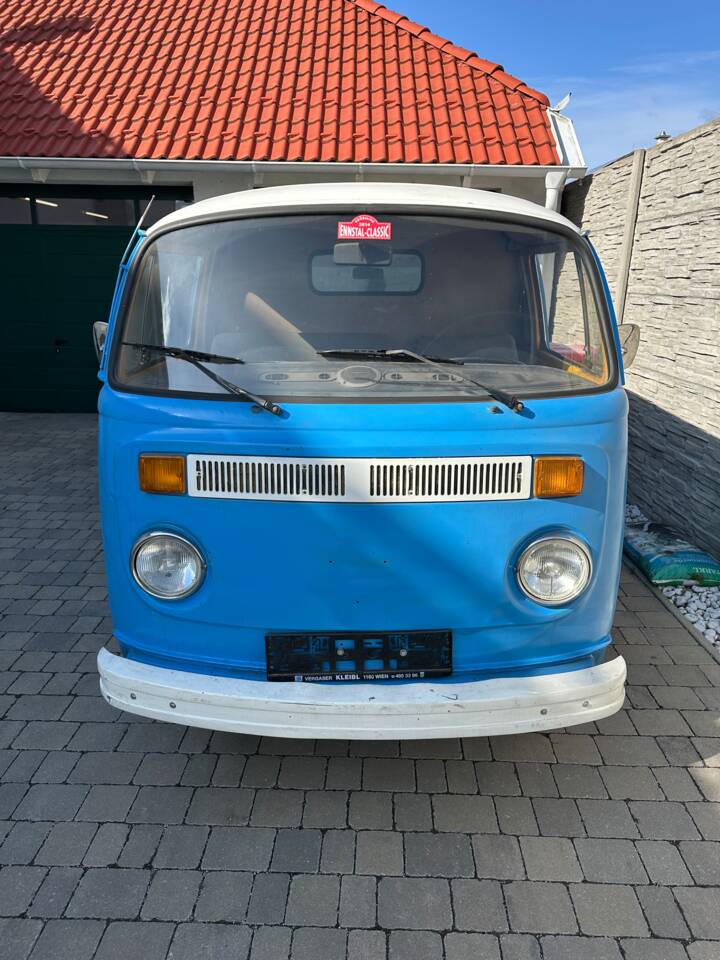Image 1/12 of Volkswagen T2b panel van (1976)