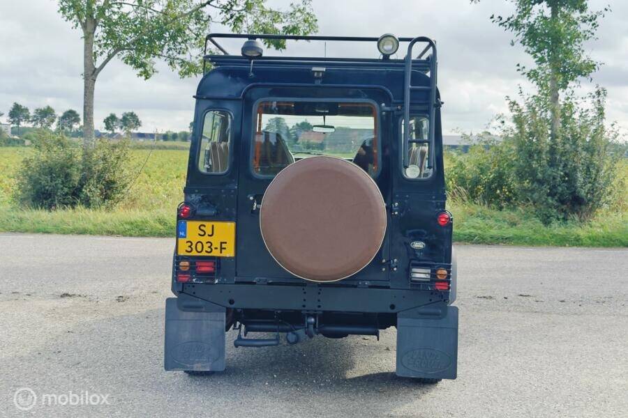 Image 11/39 de Land Rover Defender 90 (1997)