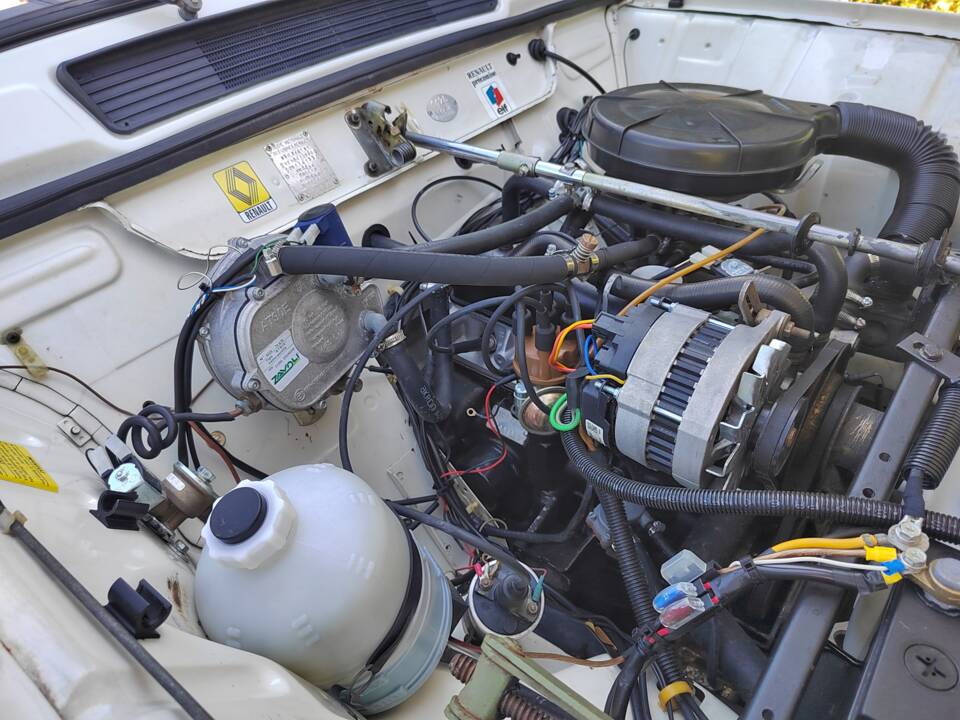 Bild 6/14 von Renault R 4 TL Savane (1989)