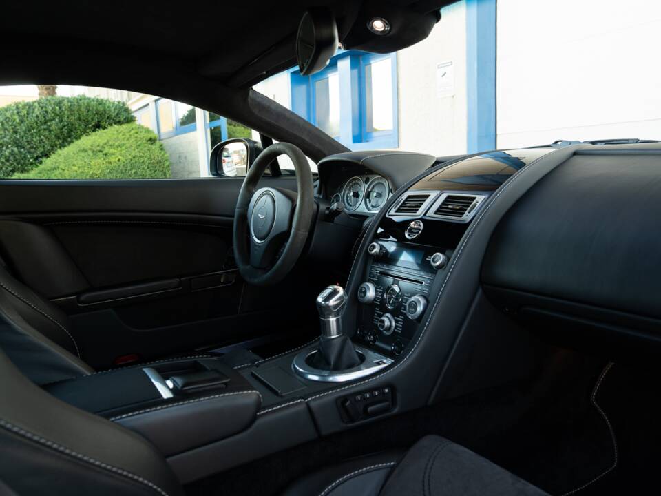 Image 46/83 de Aston Martin V12 Vantage (2009)