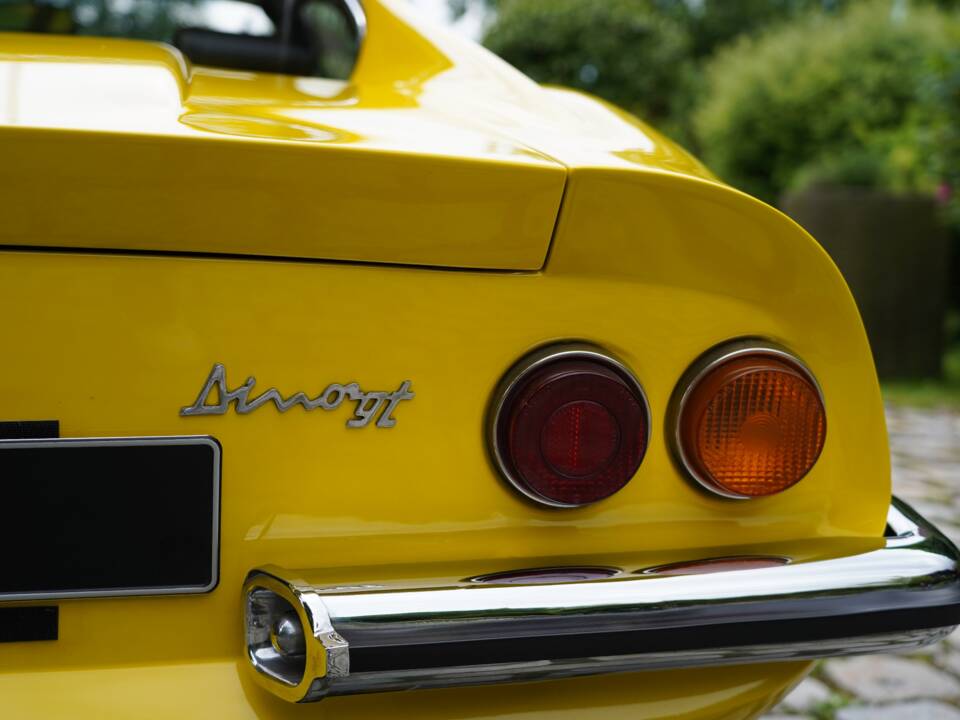 Image 14/16 of Ferrari Dino 246 GT (1971)