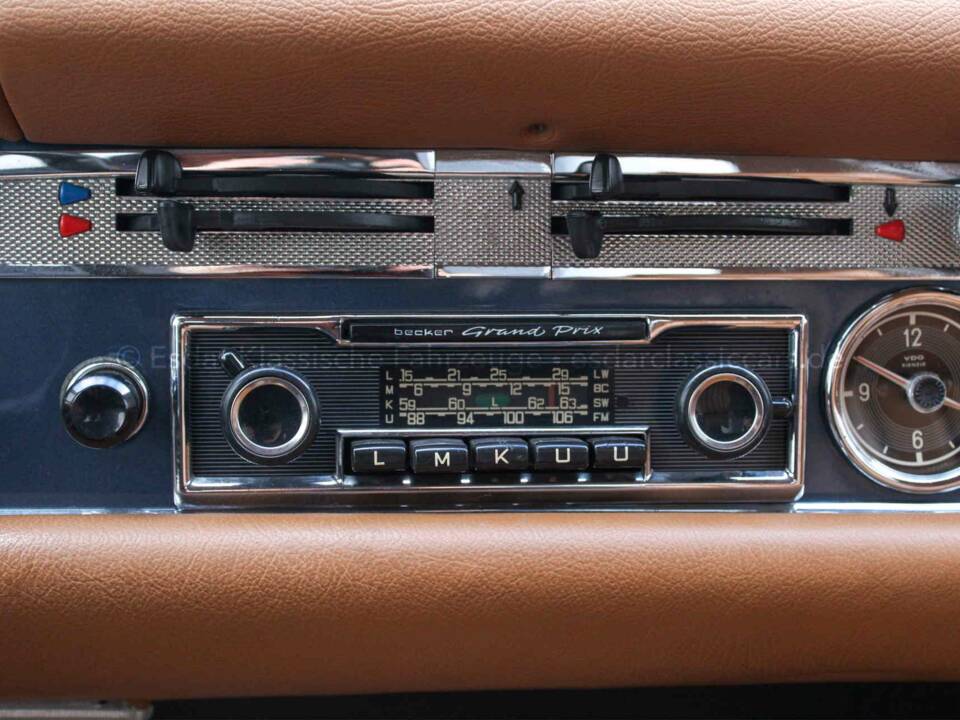 Afbeelding 16/41 van Mercedes-Benz 280 SL (1969)