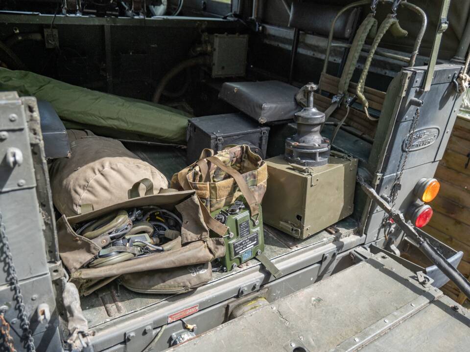 Image 39/50 de Land Rover 88 (1974)