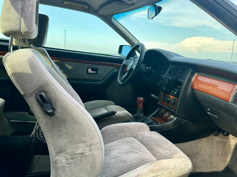 Bild 14/21 von Audi Coupé S2 (1990)
