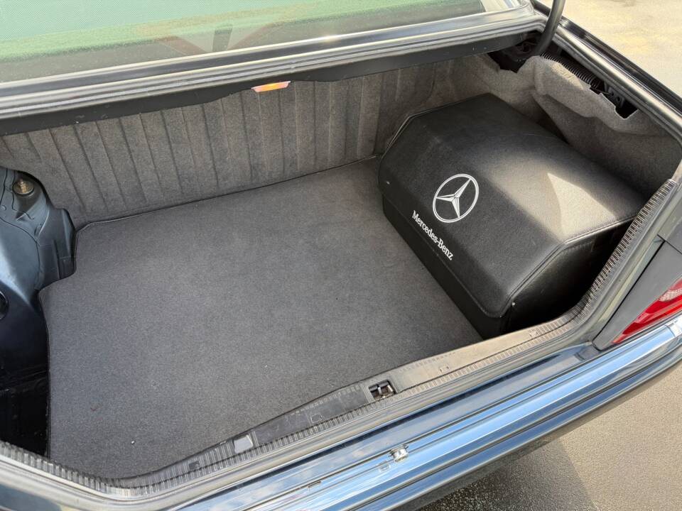 Bild 20/20 von Mercedes-Benz E 500 Limited (1994)