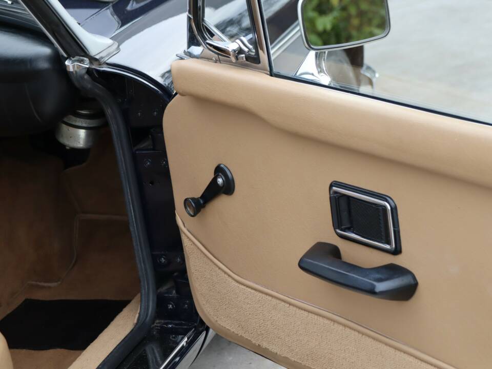 Afbeelding 45/50 van MG MGB (1973)