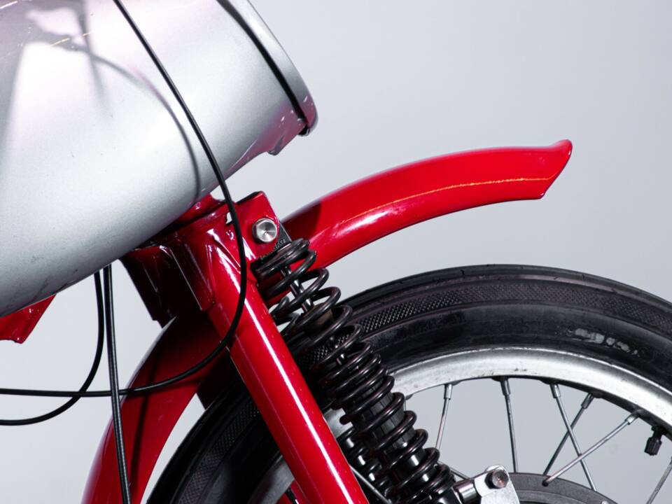 Image 22/50 of Moto Guzzi DUMMY (1948)