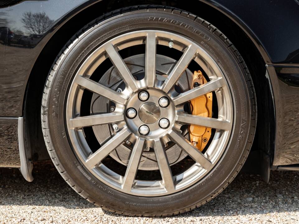 Image 7/75 of Aston Martin V12 Vanquish S (2007)