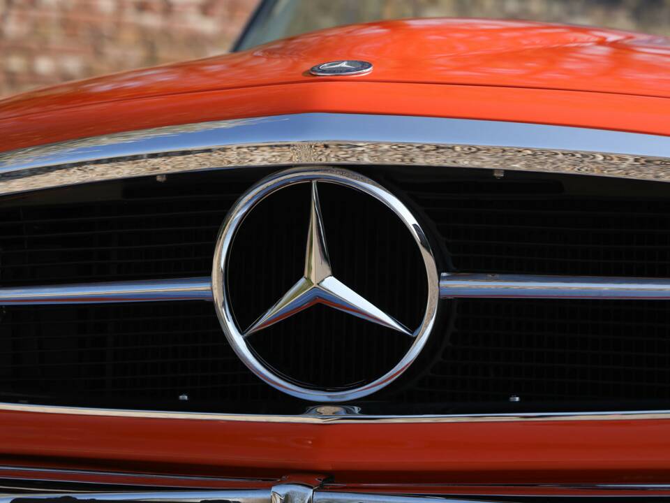 Image 22/50 of Mercedes-Benz 230 SL (1964)